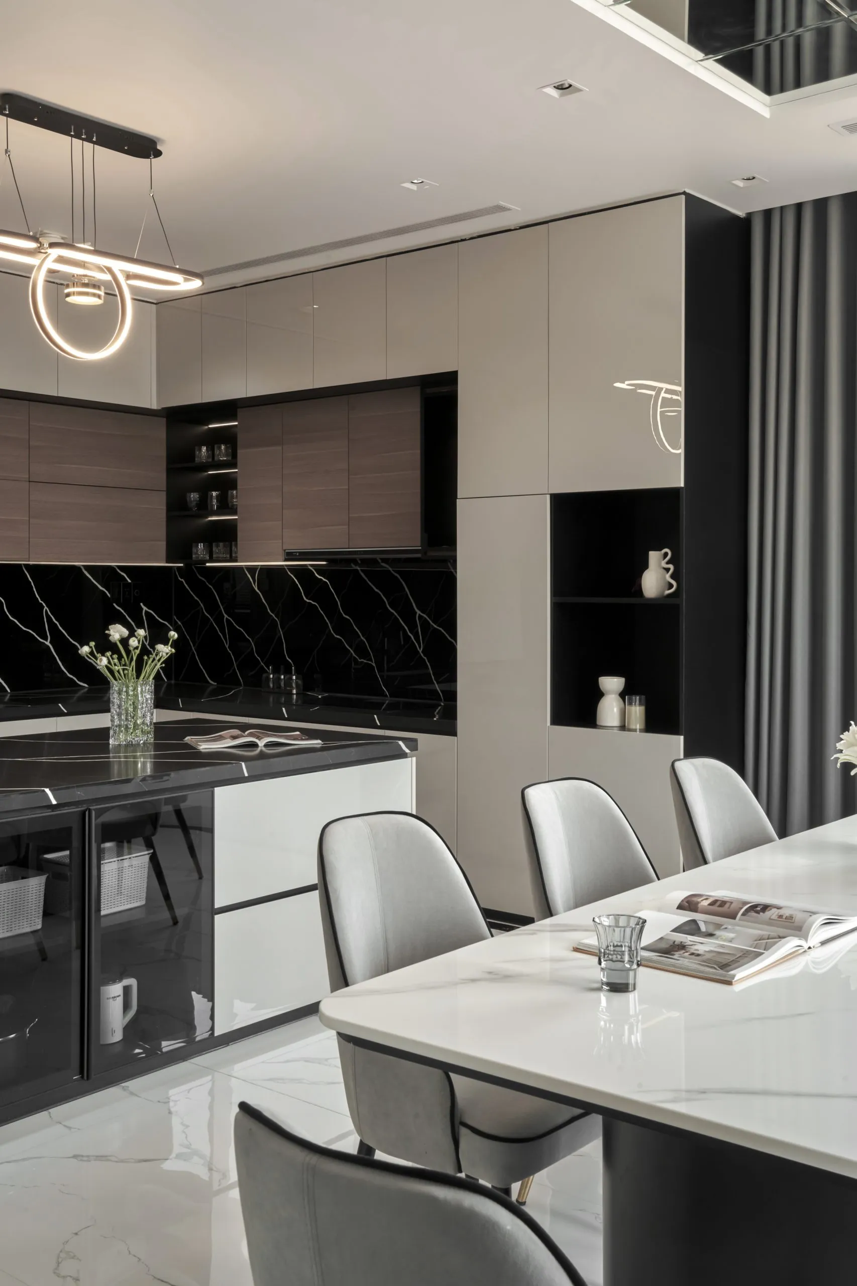 Top Thiết Kế Tủ Bếp Gỗ Phủ Melamine Hiện Đại: Thiết Kế Tinh Tế Với Đường Nét Tối Giản 21 093 1