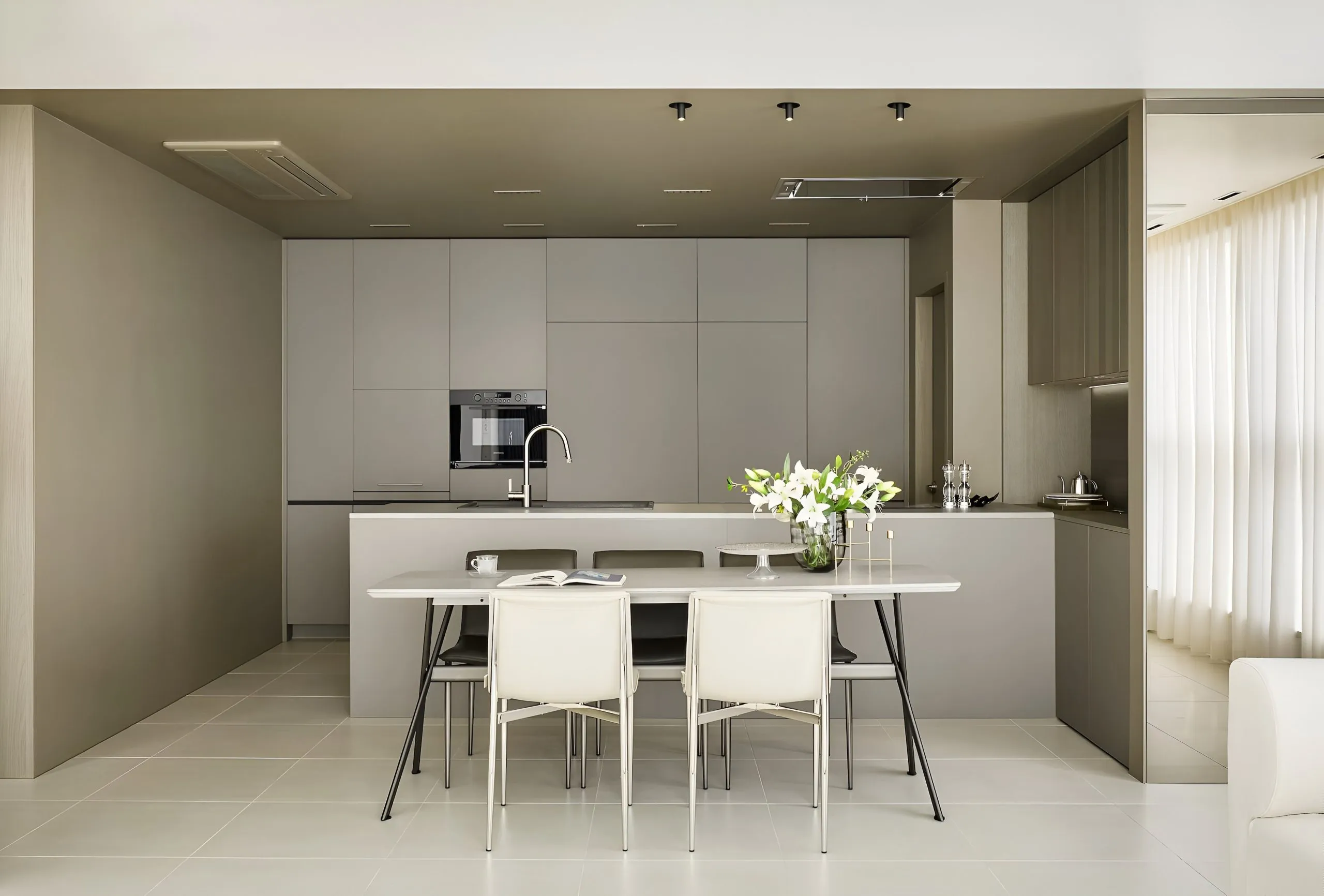 Hệ Tủ Bếp Gỗ Công Nghiệp Phủ Laminate: Lựa Chọn Tinh Tế Cho Nhà Bếp Hiện Đại 4 1688610008977_0 1