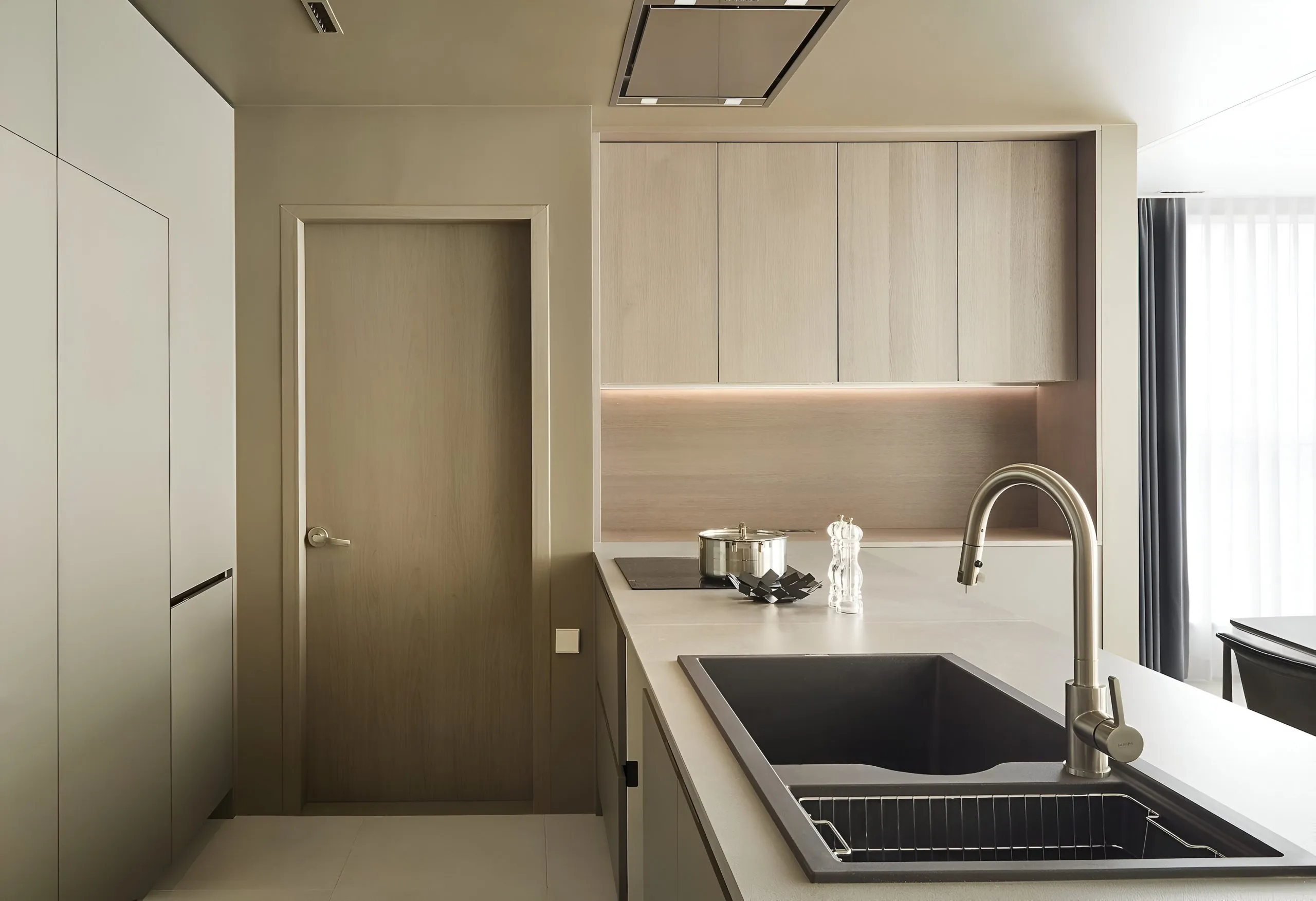 Hệ Tủ Bếp Gỗ Công Nghiệp Phủ Laminate: Lựa Chọn Tinh Tế Cho Nhà Bếp Hiện Đại 5 1688610140533_0