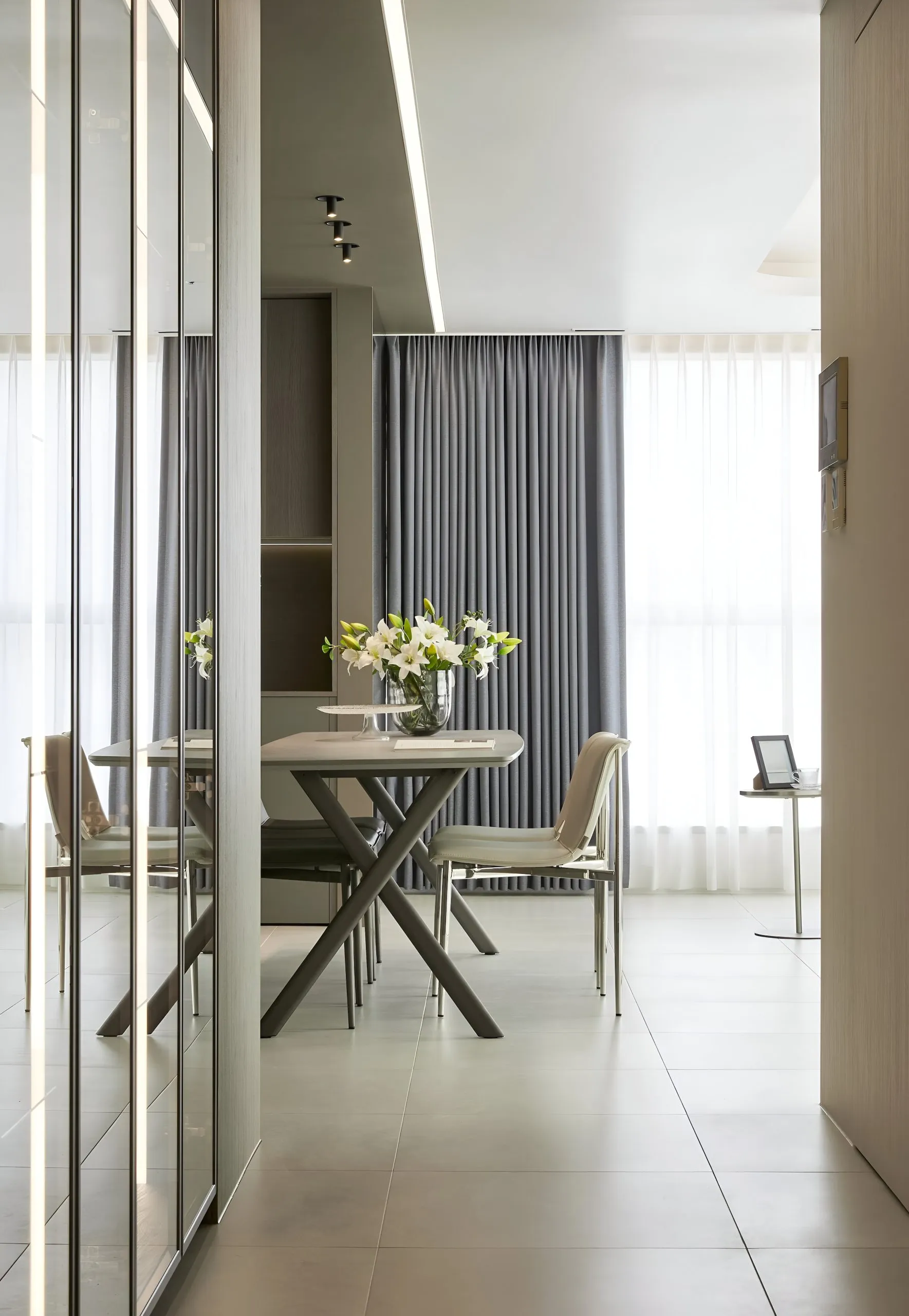 Hệ Tủ Bếp Gỗ Công Nghiệp Phủ Laminate: Lựa Chọn Tinh Tế Cho Nhà Bếp Hiện Đại 10 1688610159732_0