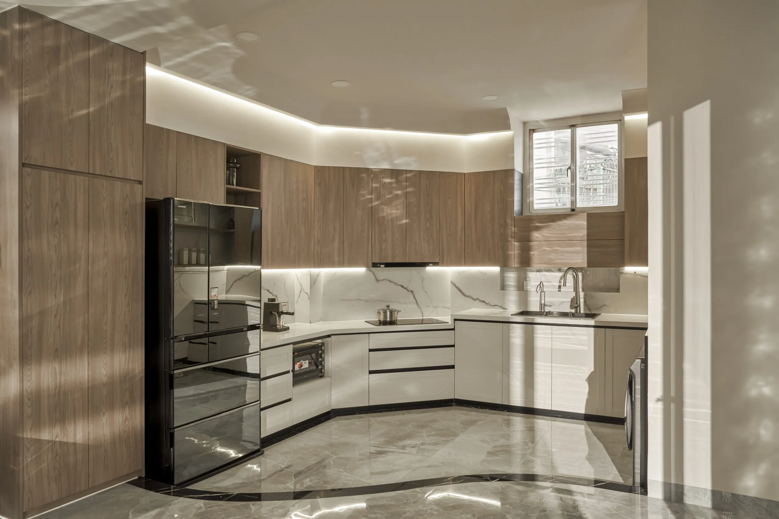 Top Thiết Kế Tủ Bếp Gỗ Phủ Melamine Hiện Đại: Thiết Kế Tinh Tế Với Đường Nét Tối Giản 3 Top Thiết Kế Tủ Bếp Gỗ Phủ Melamine Hiện Đại