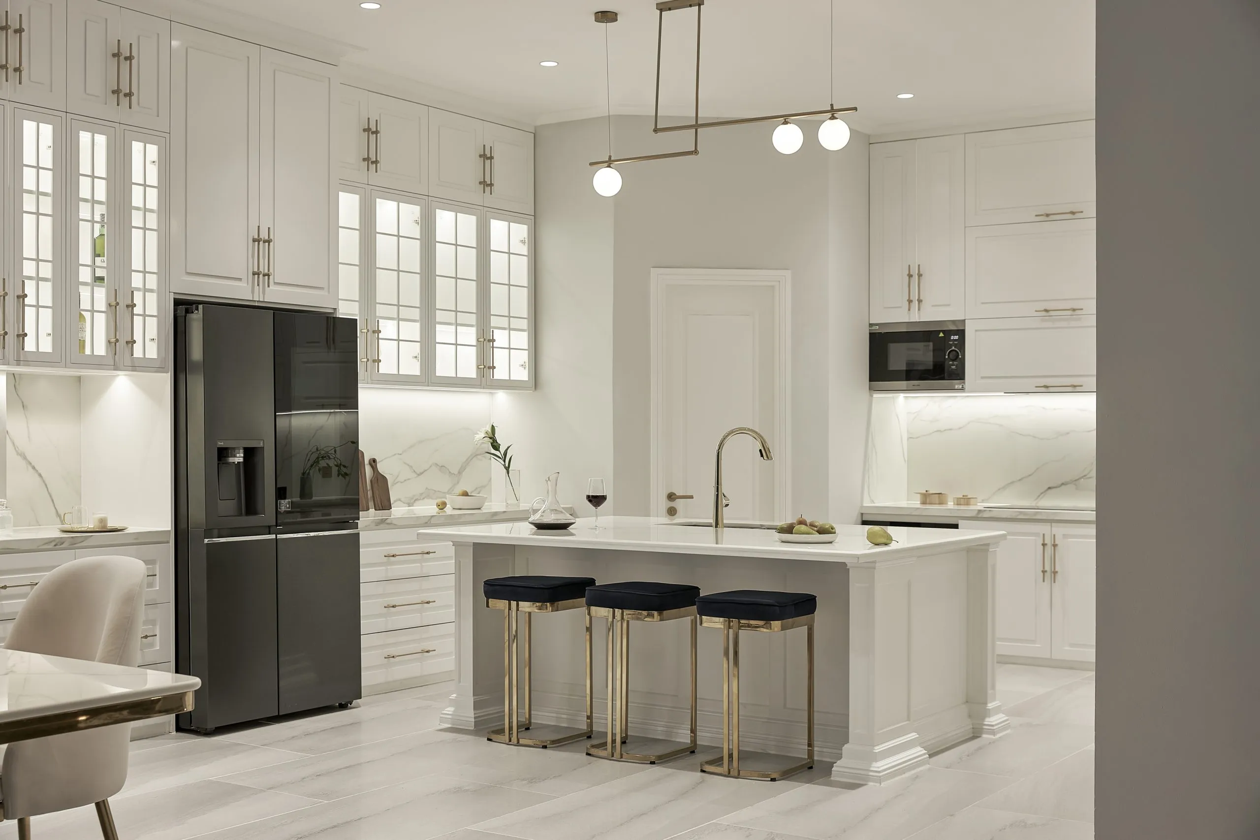 Thiết Kế Tủ Bếp Tân Cổ Điển Hiện Đại: Sự Kết Hợp Tinh Tế Cho Không Gian Sang Trọng 12 Villa20171 1