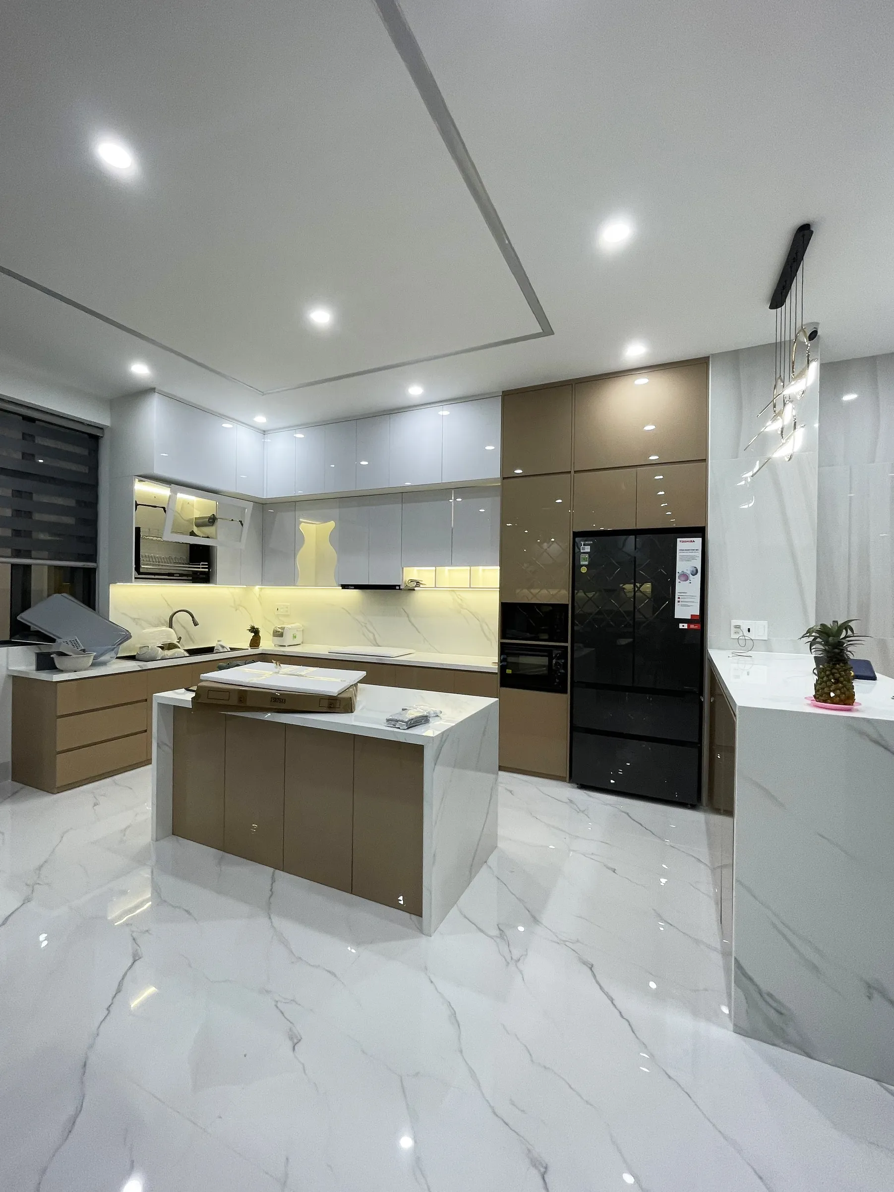 Top Thiết Kế Tủ Bếp Gỗ Phủ Acrylic: Vẻ Đẹp Sang Trọng Bền Vững Theo Thời Gian 10 Z6009096212443_2fb412232fa5dc591f144aa821ffa33b