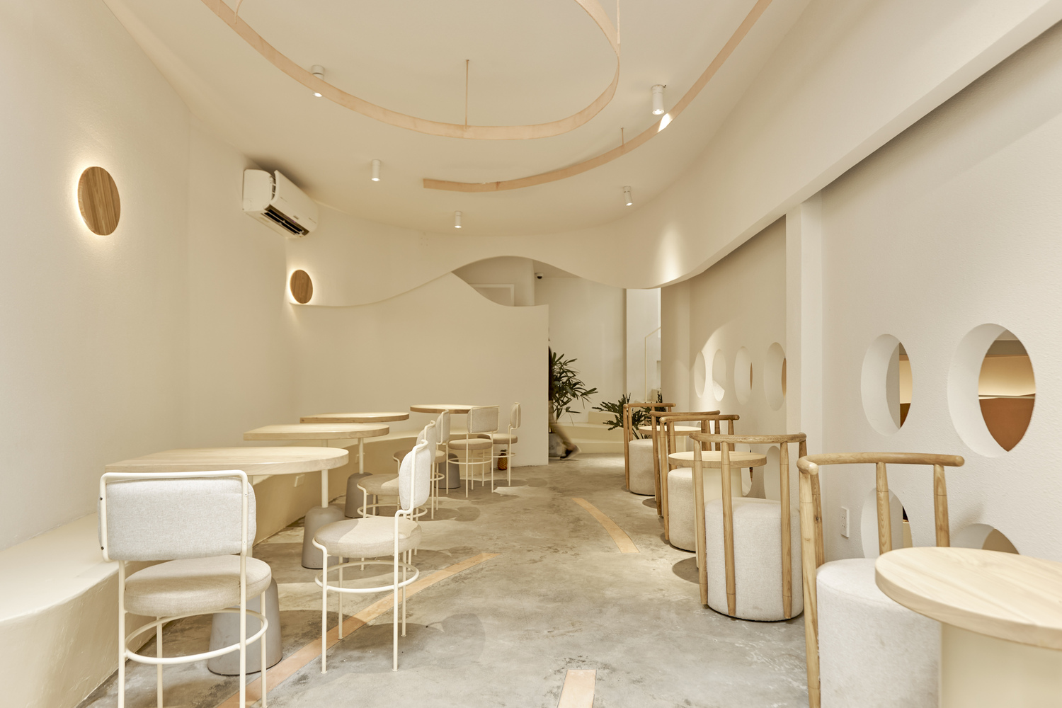 cafe minimalist