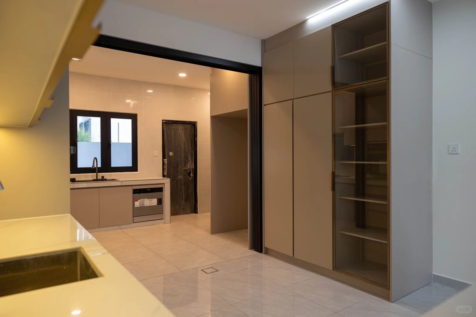 Thiết Kế Bếp Mở: Sự Kết Hợp Hoàn Hảo Giữa Không Gian Bếp và Phòng Khách