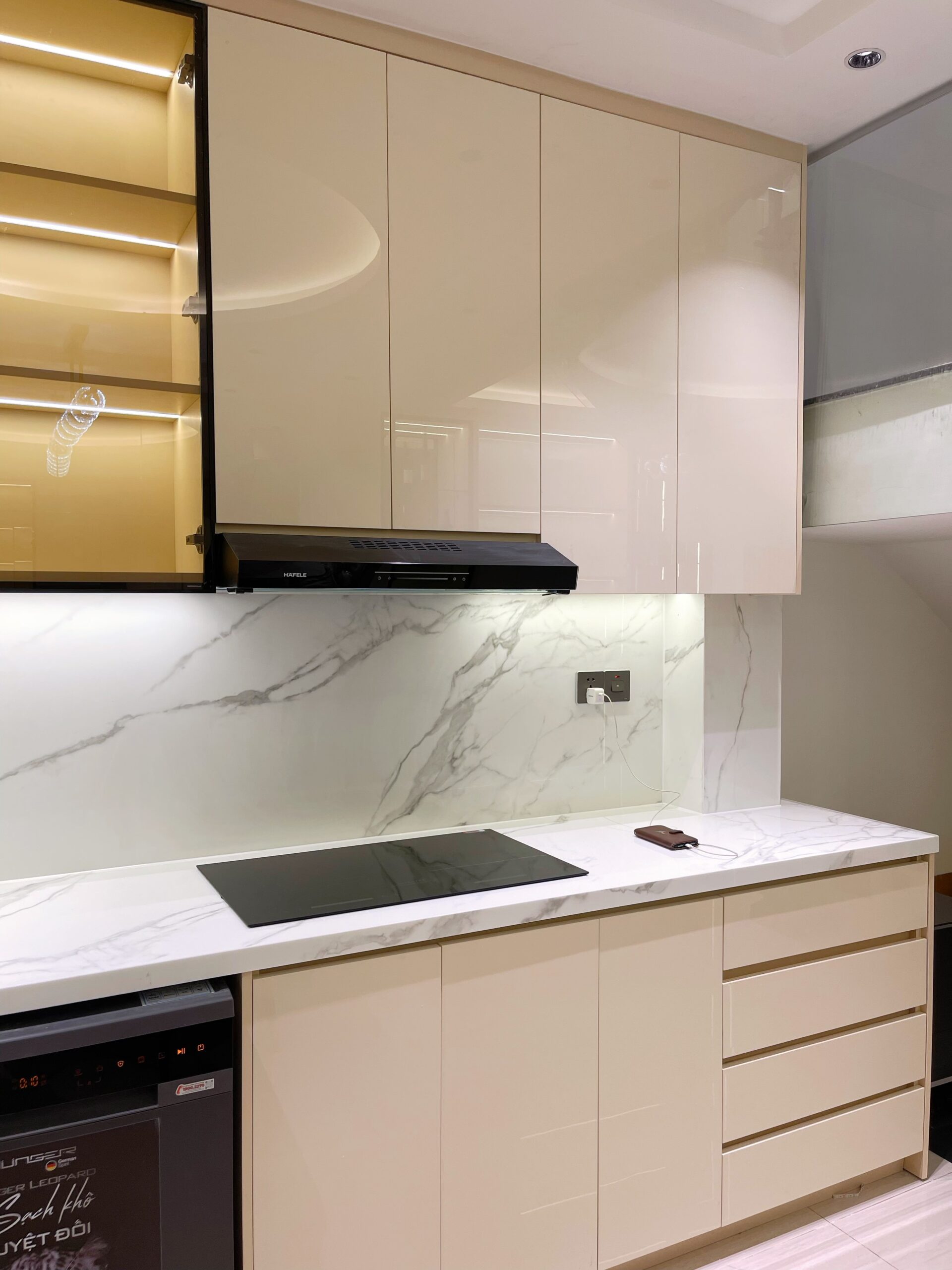 Hệ Tủ Bếp Acrylic Hiện Đại GP 5 IMG_0968