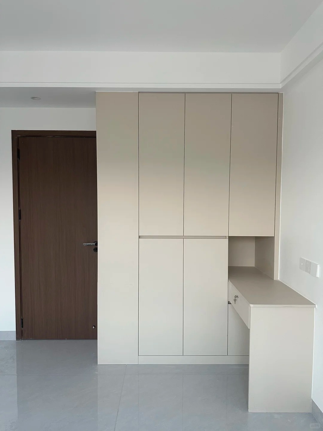 9㎡塞下1.8m大床，拥有书桌+衣柜一体！✨_1_小黄的装修日记_来自小红书网页版