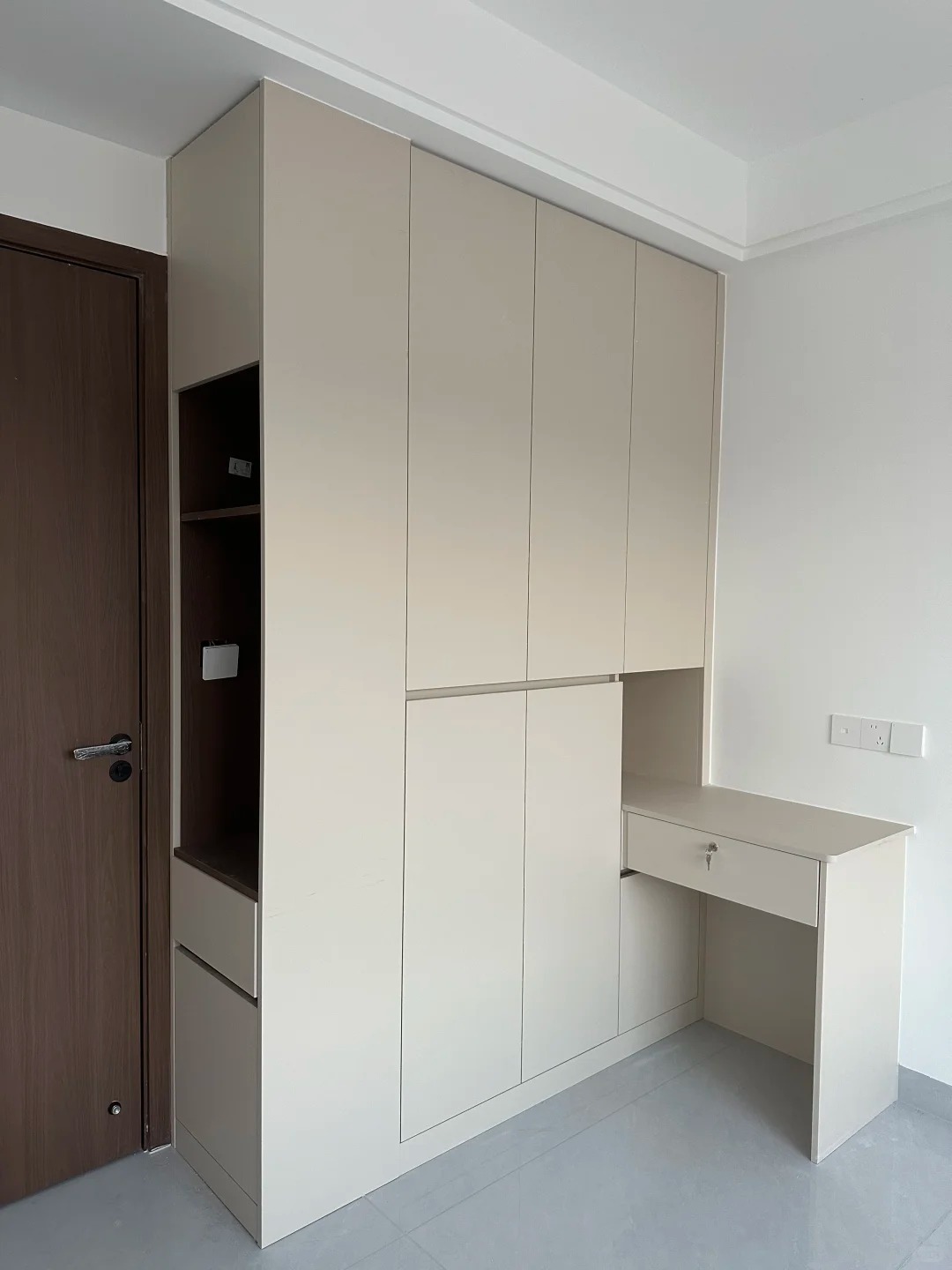 9㎡塞下1.8m大床，拥有书桌+衣柜一体！✨_2_小黄的装修日记_来自小红书网页版