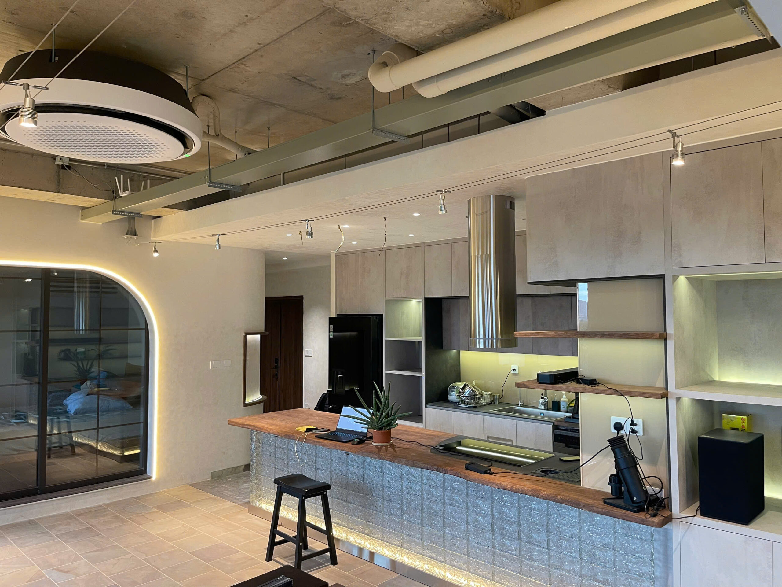 Z7239482130339_457ff9e58b489fd5a293a5f01e4b1bd4