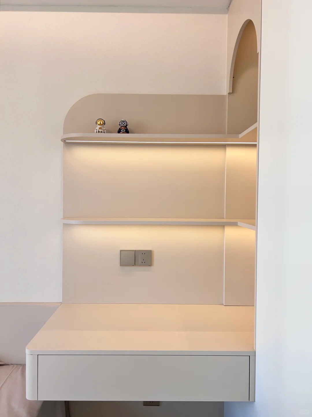 温柔到心巴！次卧的暖调书柜一体柜太绝了_1_梵宝美作丨全屋定制工厂_来自小红书网页版