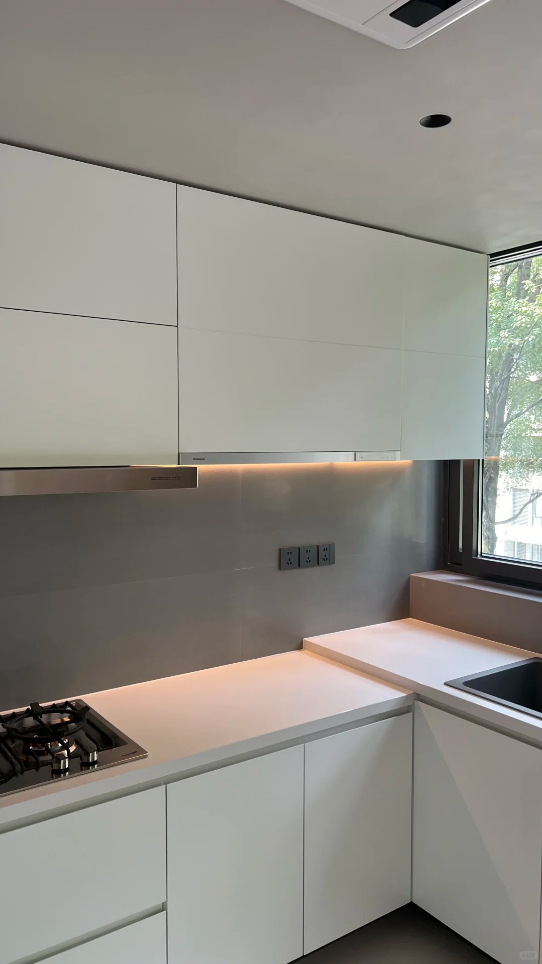 真实Live图片：白色烤漆高级感的厨房 1_7_Focus._来自小红书网页版